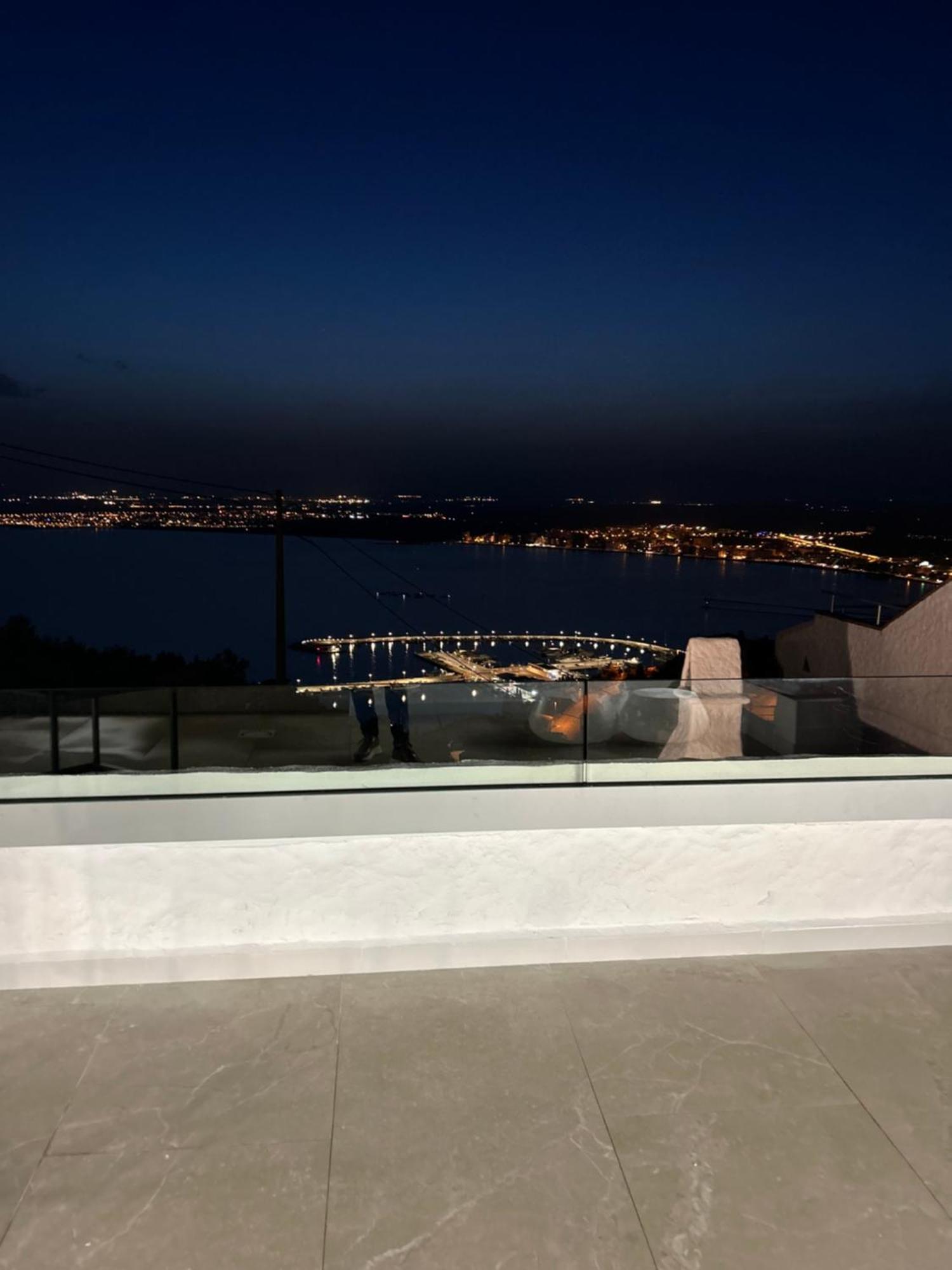 Appartement Duplex Rosas Avec Terrasse Magnifique Jacuzzi Vue Mer Roses Exterior foto