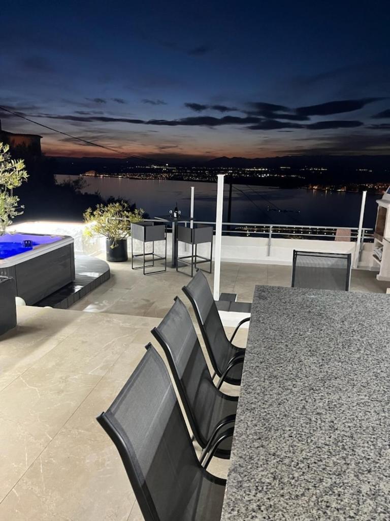 Appartement Duplex Rosas Avec Terrasse Magnifique Jacuzzi Vue Mer Roses Exterior foto