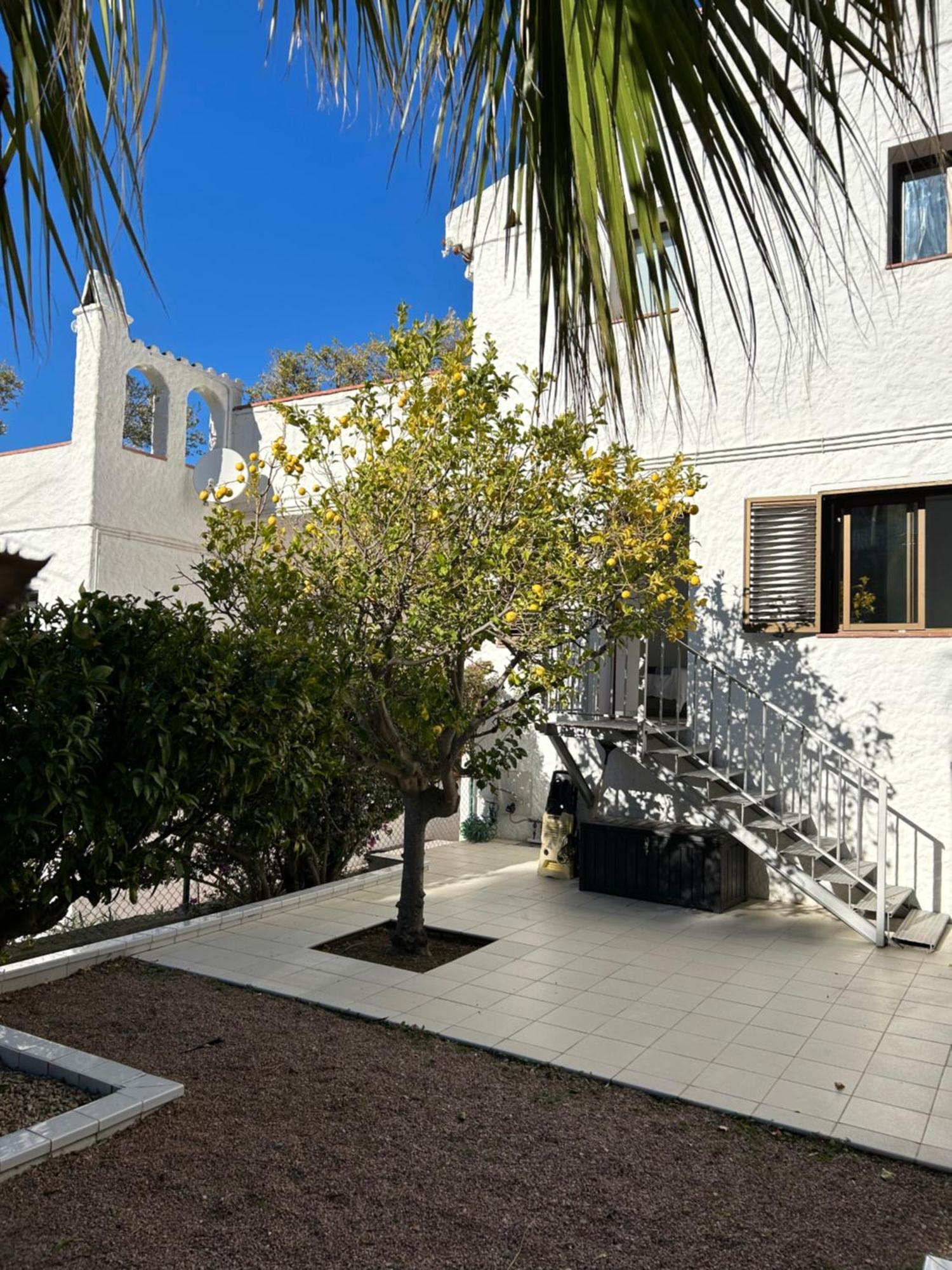 Appartement Duplex Rosas Avec Terrasse Magnifique Jacuzzi Vue Mer Roses Exterior foto